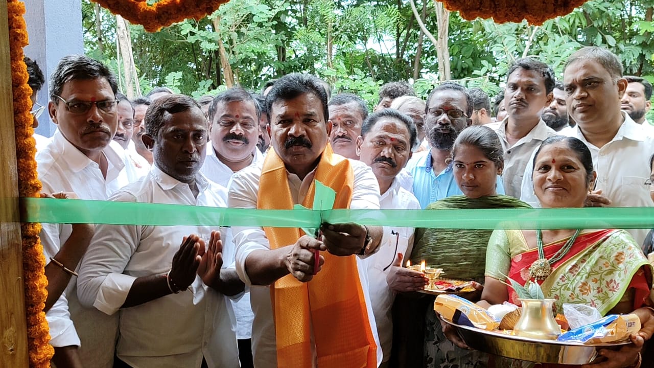 గ్రామల అభివృద్ది కాంగ్రెస్ తోనే సాధ్యం .ఎమ్మెల్యే కవ్వంపల్లి సత్యనారయణ