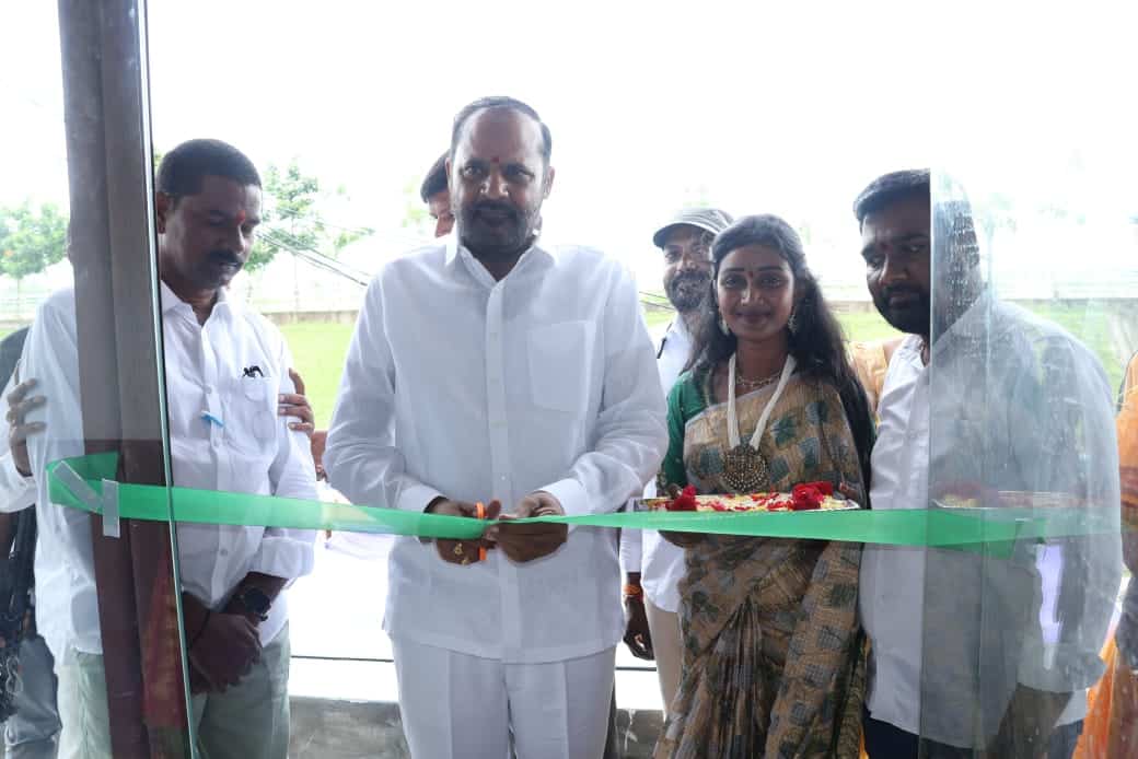 మినీ థియేటర్  ను ప్రారంభించిన ఎమ్మెల్యే విజయరమణ రావు