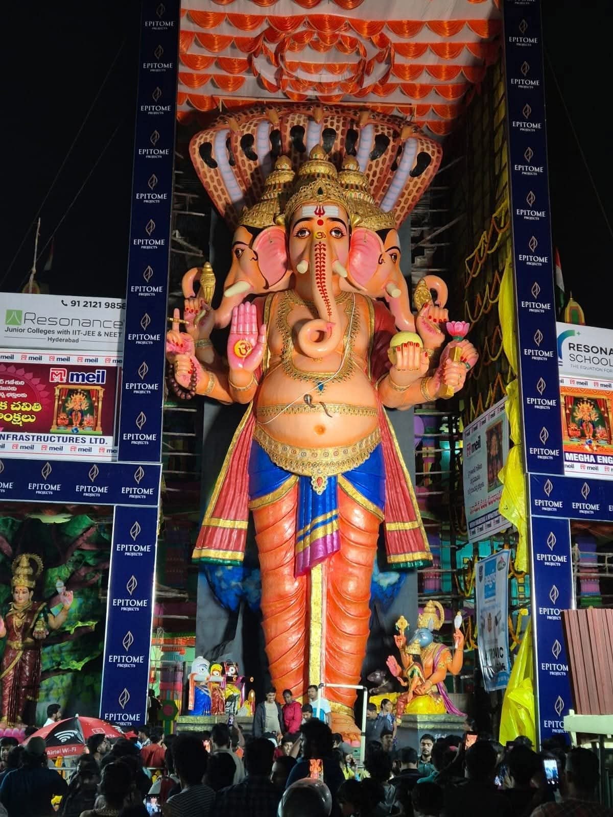 మహా గణపతి దర్శనం కోసం తరలివస్తున్న లక్షలాది మంది భక్తులు..