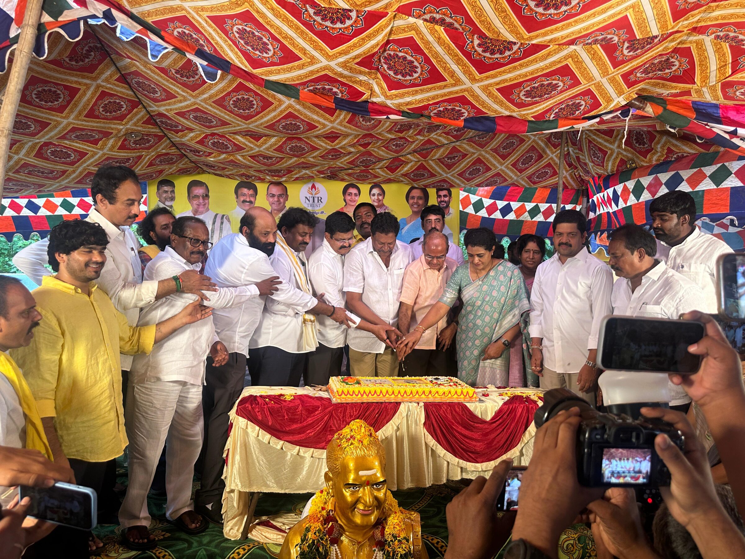 ఘనంగా నందమూరి హరికృష్ణ జయంతి వేడుకలు