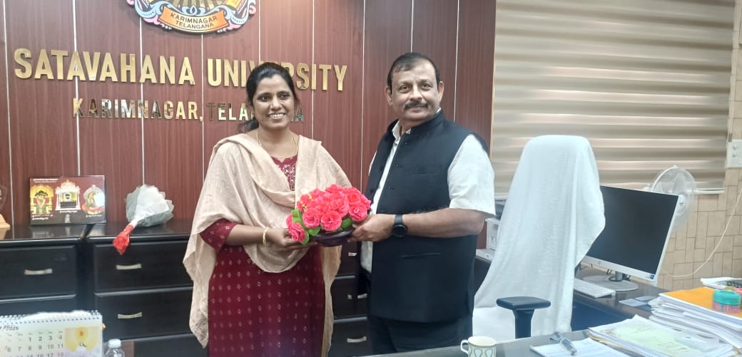 రాష్ట్ర ఉత్తమ అధ్యాపకురాలుగా బీడీ కార్మికురాలు కూతురు