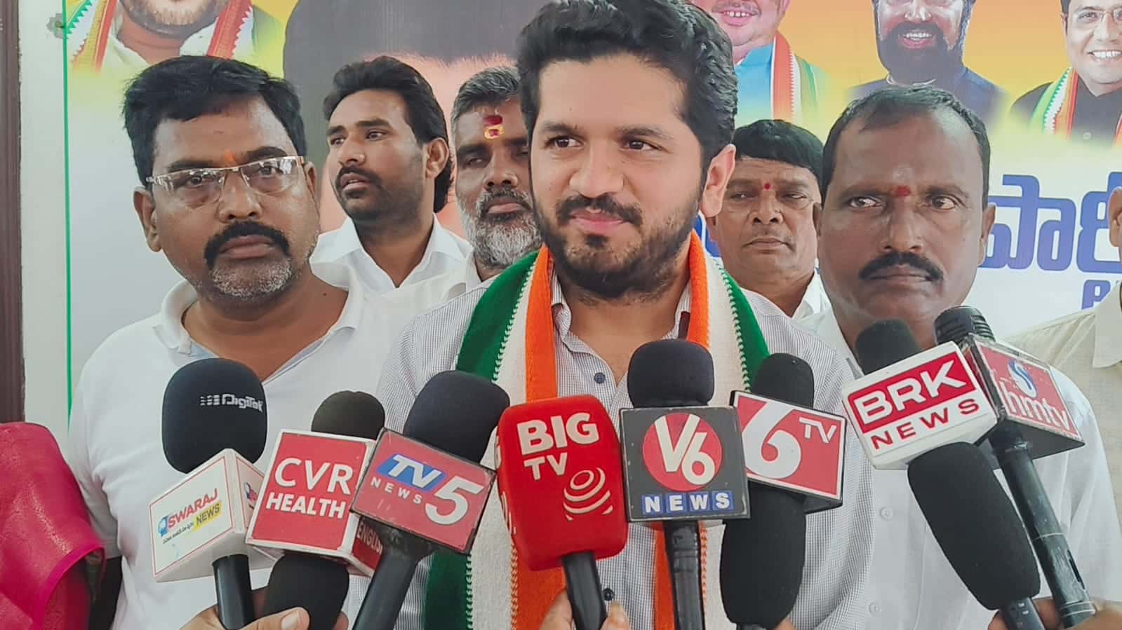 వసూళ్లకు పాల్పడే చరిత్ర కౌశిక్ రెడ్డిది-వొడితల ప్రణవ్ వసూళ్లకు పాల్పడే చరిత్ర కౌశిక్ రెడ్డిది-వొడితల ప్రణవ్