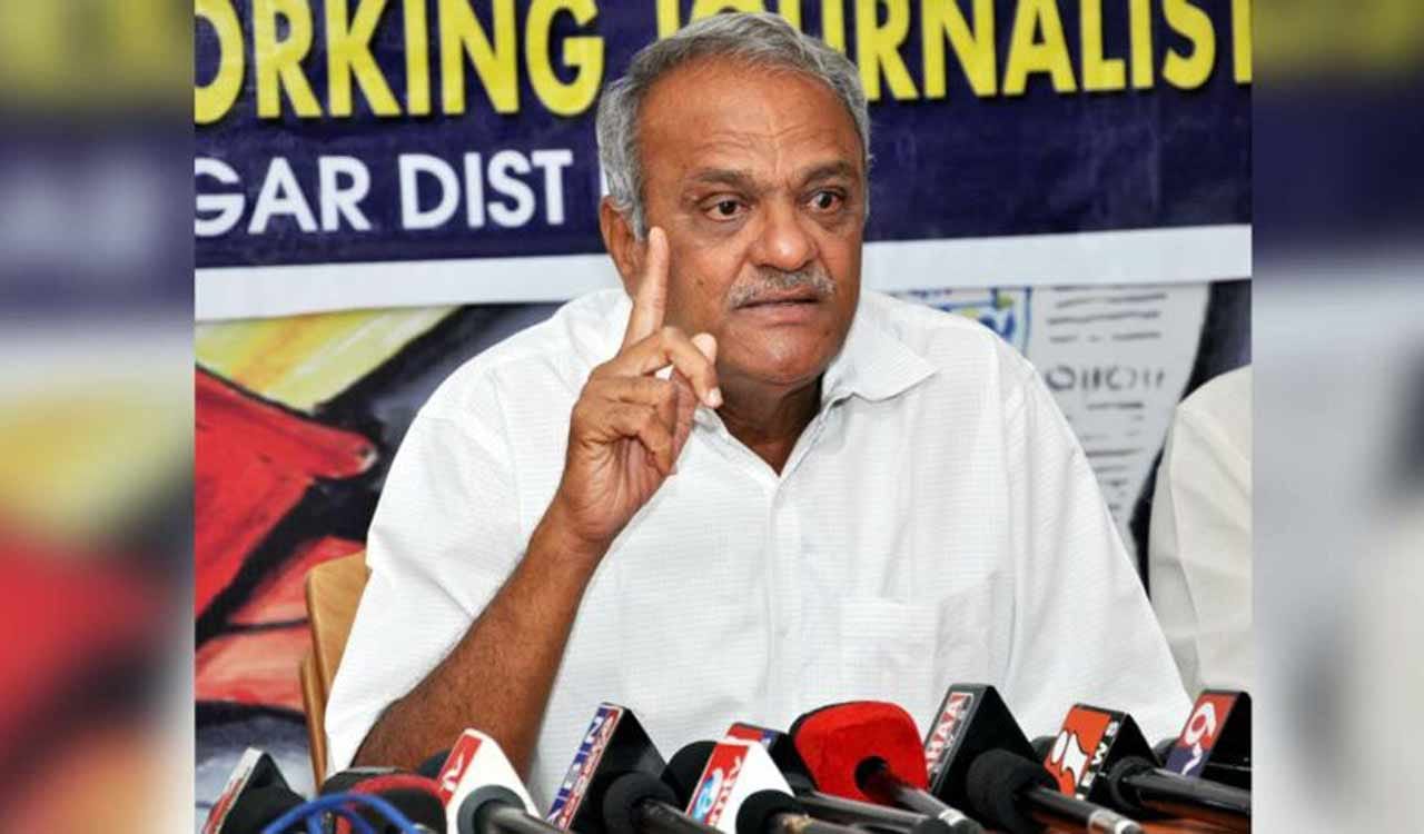 బీజేపీ నీచ రాజకీయాలకు పాల్పడుతోంది…నారాయణ