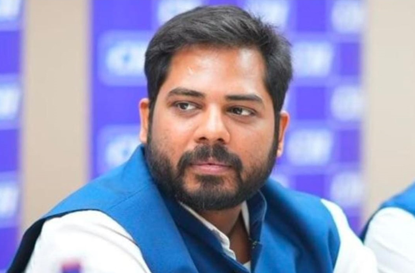 ఎక్స్ప్రెస్ రైళ్ల నిలుపుదలకు కేంద్రం ఆమోదం ఎక్స్ప్రెస్ రైళ్ల నిలుపుదలకు కేంద్రం ఆమోదం