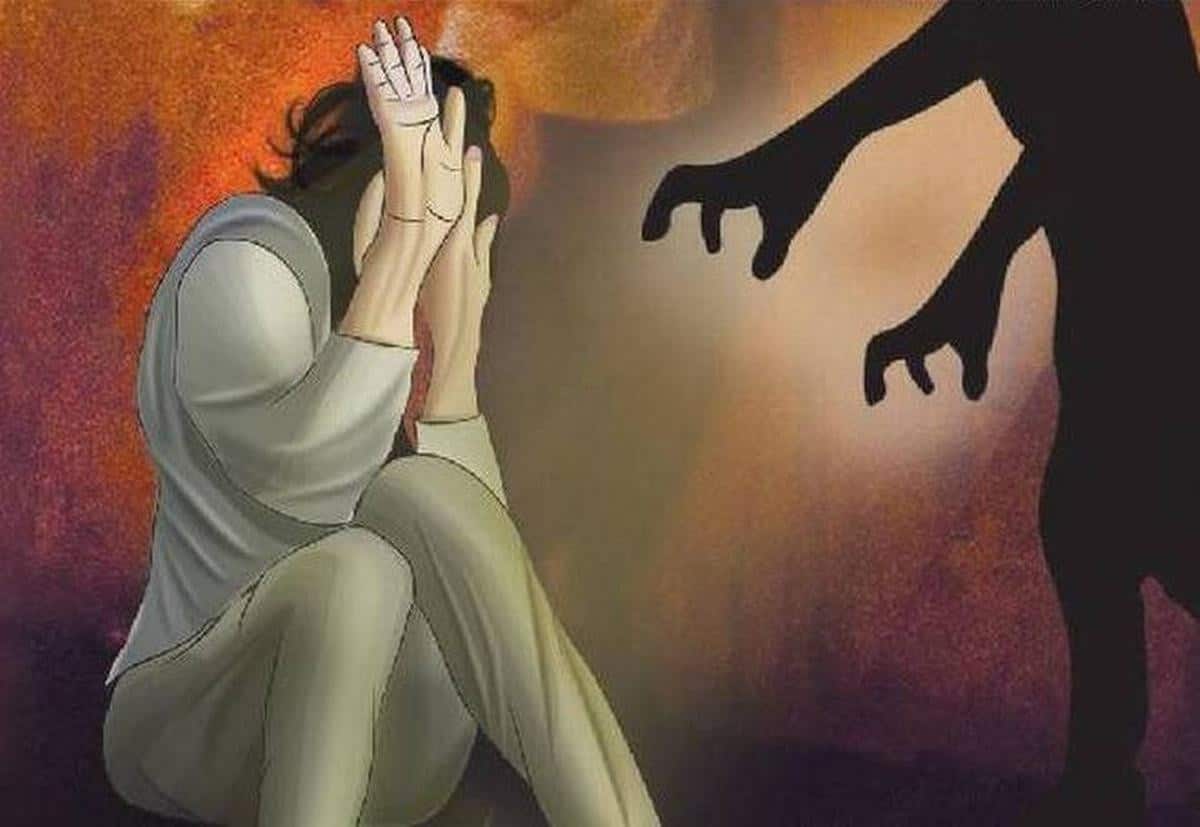 కోల్‌కతాలో వైద్య విద్యార్థిపై గ్యాంగ్ రేప్….