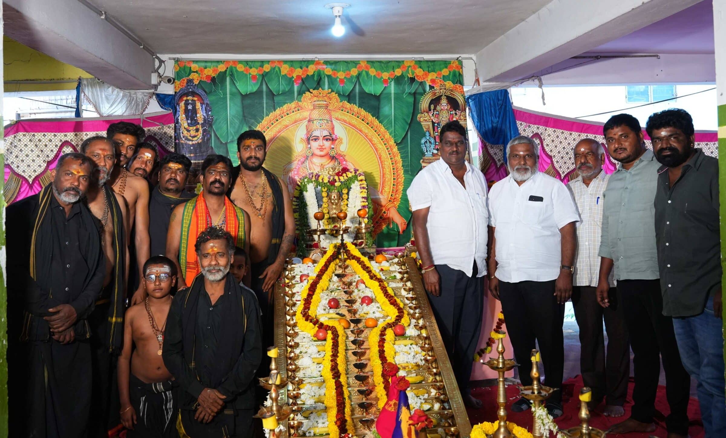 కన్నుల పండుగగా అయ్యప్ప పడి పూజ ..