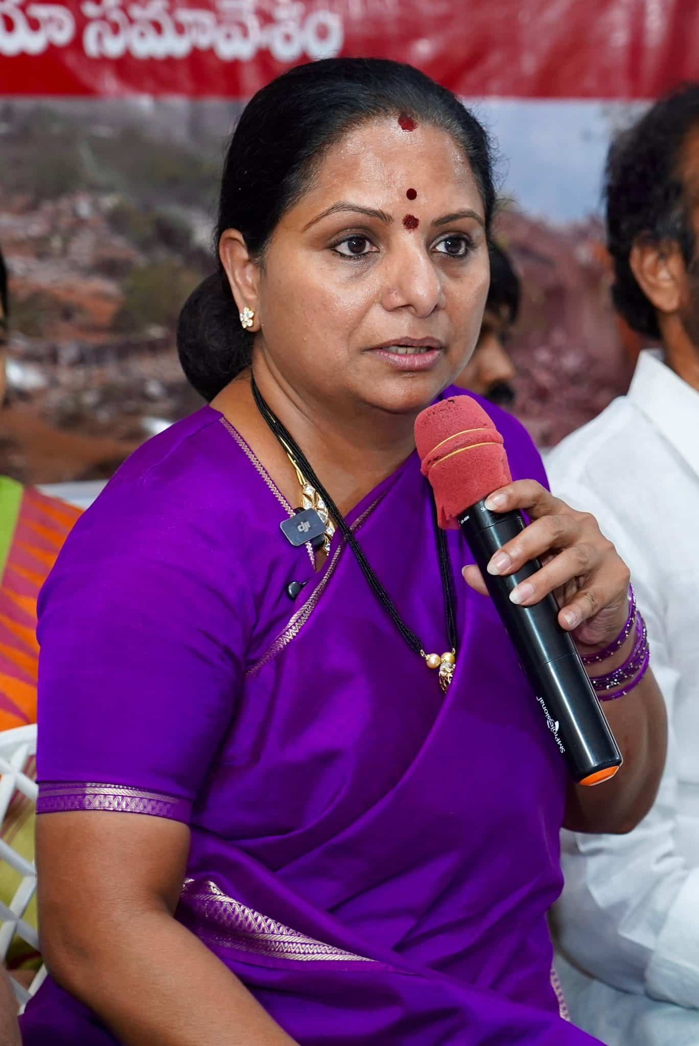 కాంగ్రెస్ ప్రభుత్వంపై నిప్పులు చెరిగిన కల్వకుంట్ల కవిత