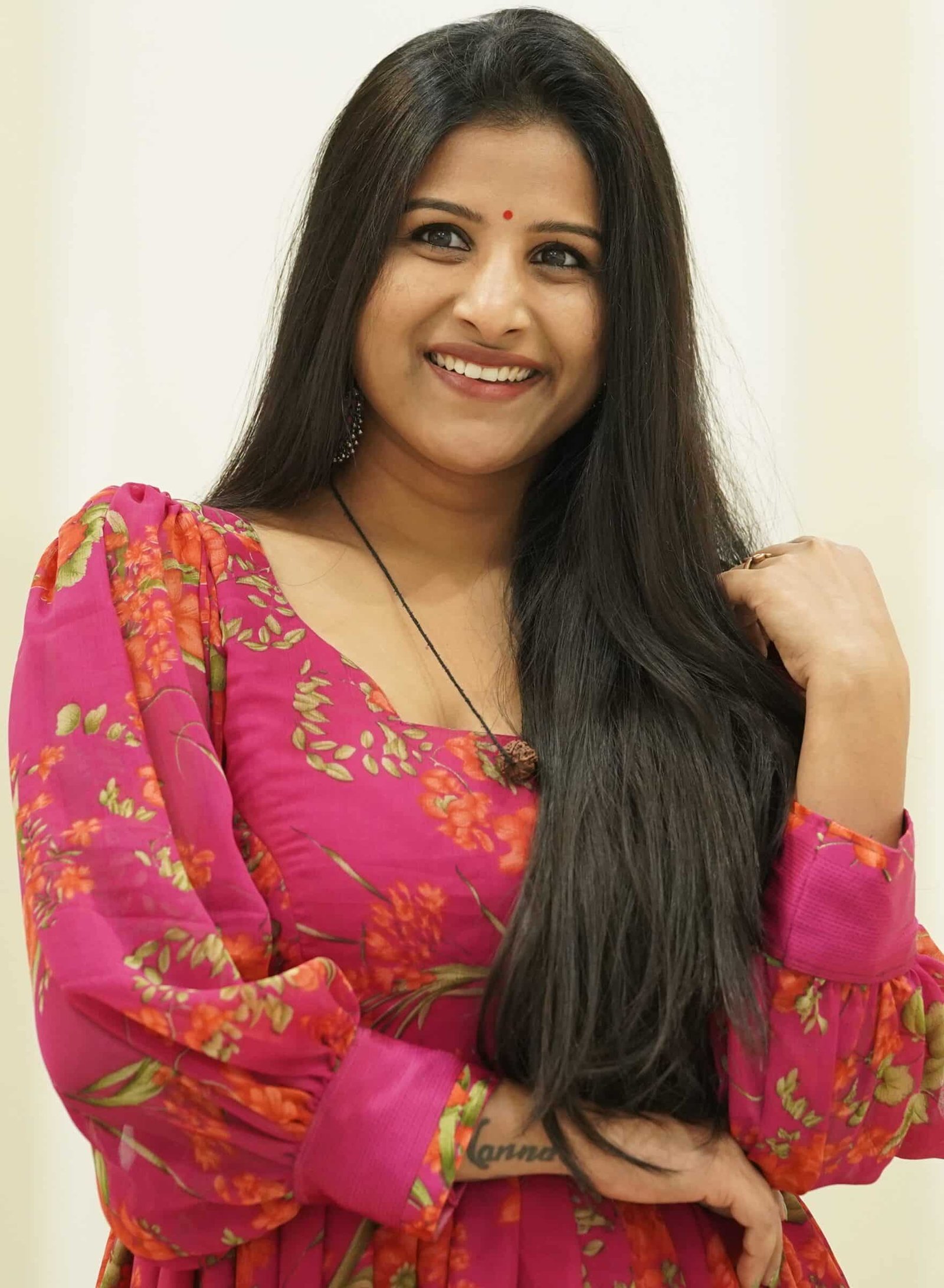 మంగ్లీపై కేసు.. 150 కోట్ల నుంచి రూ.200 కోట్ల మేర వసూళ్లు