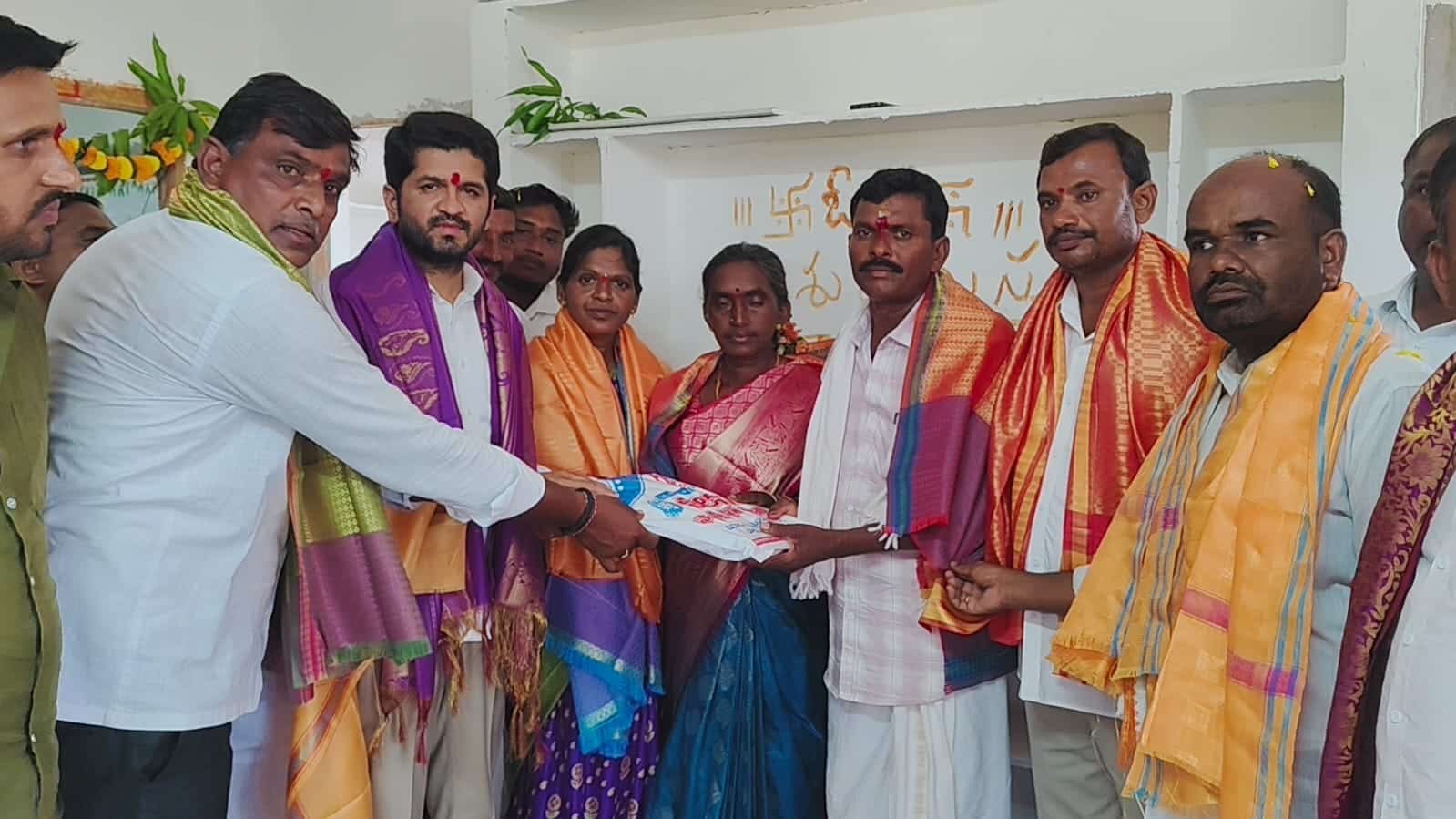 ఇందిరమ్మ ఇండ్ల గృహప్రవేశ కార్యక్రమంలో పాల్గొన్న ప్రణవ్