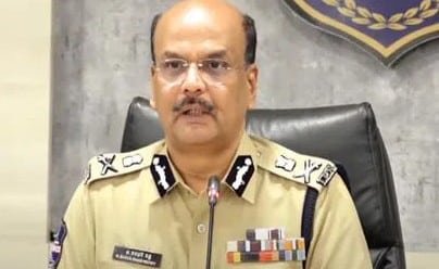 రాష్ట్రవ్యాప్తంగా ‘అరైవ్-అలైవ్’ రోడ్డు భద్రతా కార్యక్రమాలు: డీజీపీ శివధర్ రెడ్డి రాష్ట్రవ్యాప్తంగా ‘అరైవ్-అలైవ్’ రోడ్డు భద్రతా కార్యక్రమాలు: డీజీపీ శివధర్ రెడ్డి