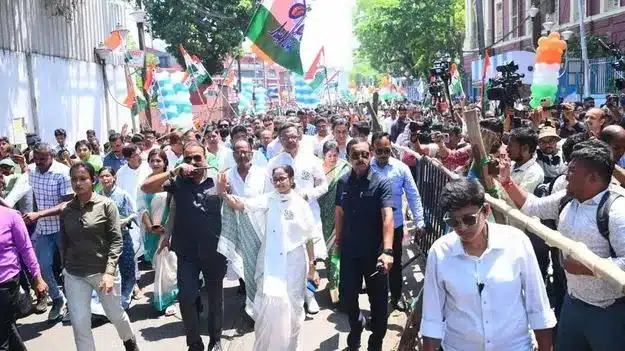 బెంగాల్ ఎన్నికలు… మమతా బెనర్జీ నామినేషన్ బెంగాల్ ఎన్నికలు… మమతా బెనర్జీ నామినేషన్