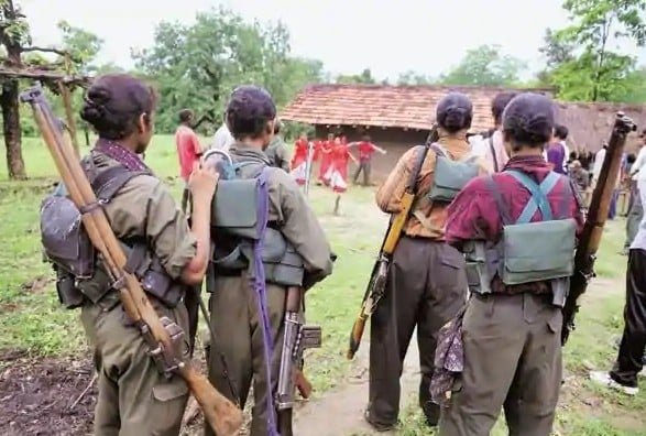 తెలంగాణ పోలీసులకు లొంగిపోయిన పీఎల్జీఏ డిప్యూటీ కమాండర్